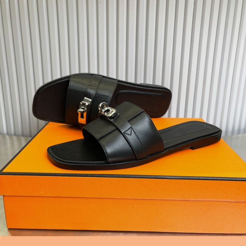 H**mes slippers